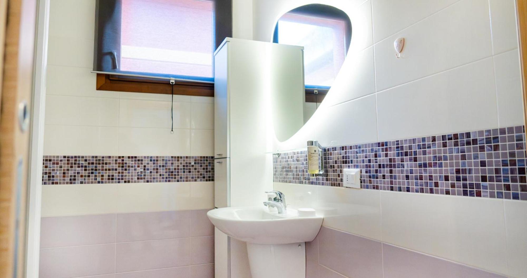Oleandro Apartment - Featuring A Private Garden And Access To 5 Pools Desenzano del Garda Kültér fotó