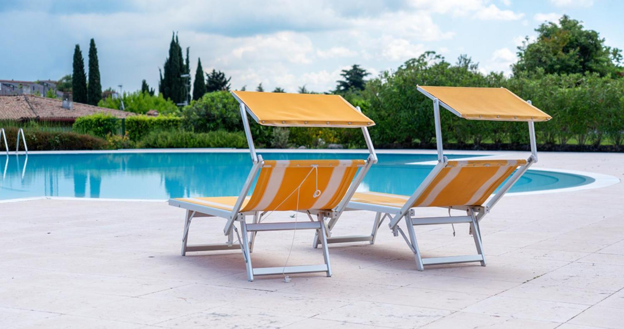 Oleandro Apartment - Featuring A Private Garden And Access To 5 Pools Desenzano del Garda Kültér fotó